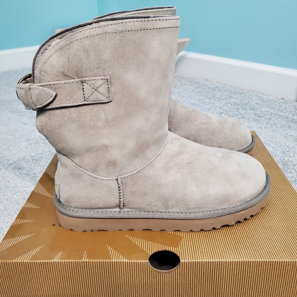 New! Ugg Australia Remora Bucket Boots
